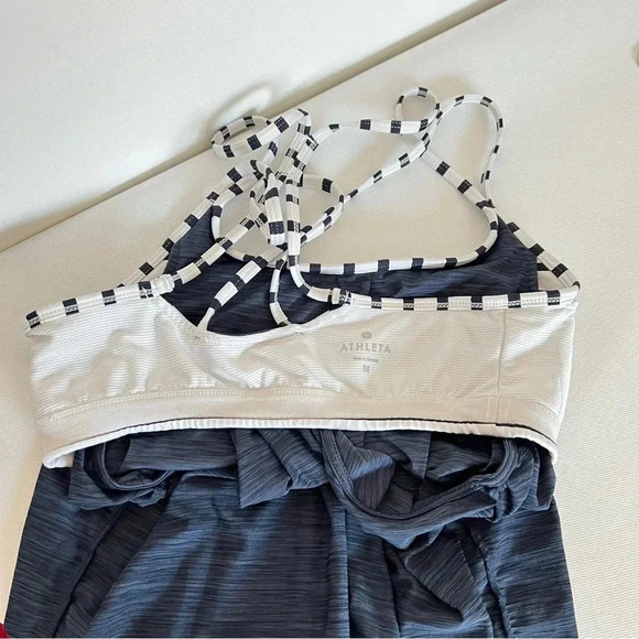 Athleta Hyper Stripe Energize Tank Navy Blue and White Size Medium - Picture 6 of 8